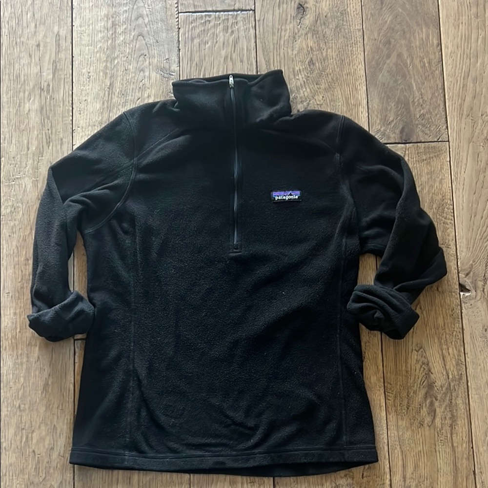 Patagonia Women’s Black Fleece Sweater